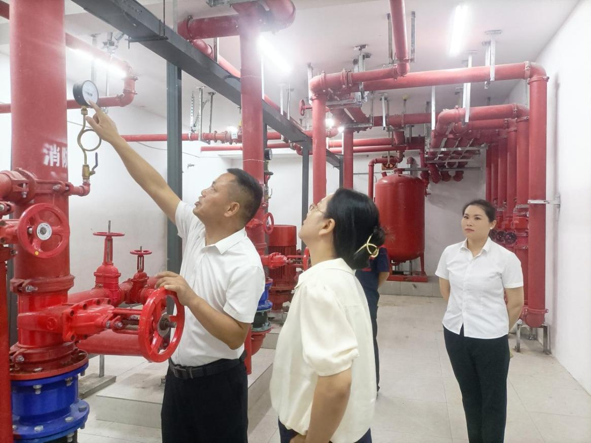 糖果派对官网文旅物业组织节前清静检查，，，，，筑牢中秋清静防线