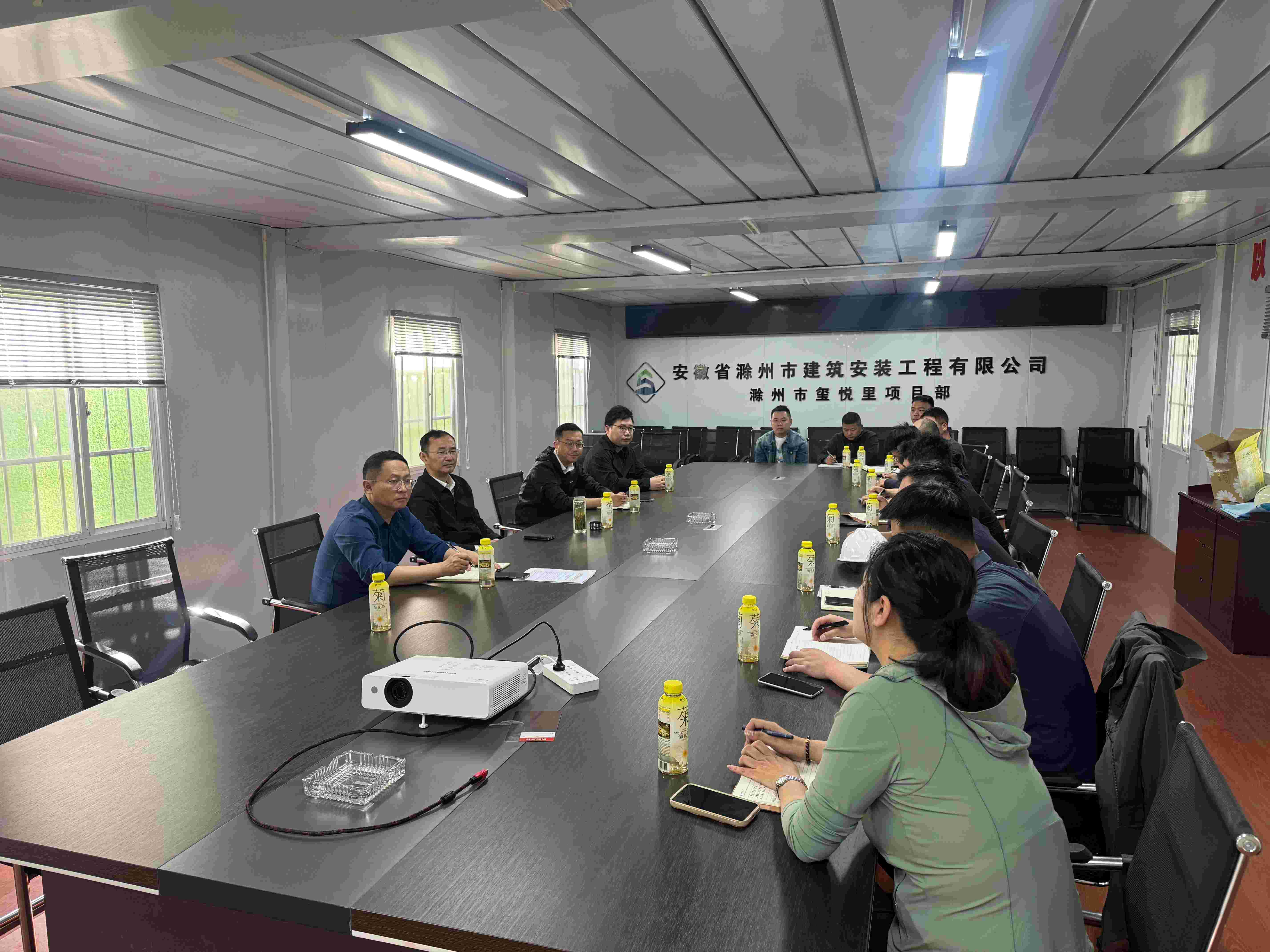 文旅集团党委书记、董事长张雷调研玺悦里项目并召开工程进度调理会